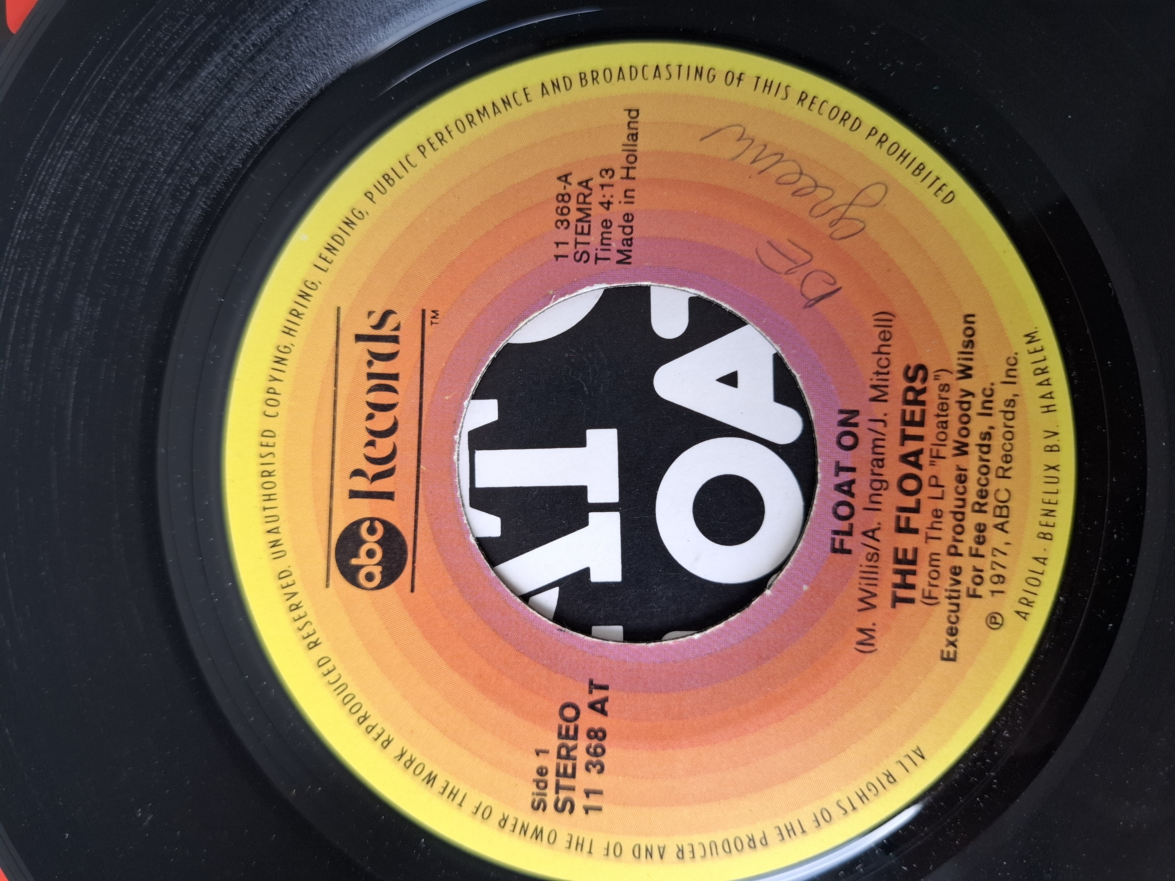 The Floaters - Float on