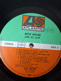 Bette Midler - Live at last