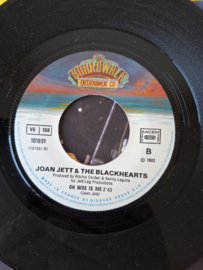 Joan Jett & the Blackhearts - Crimson and Clover