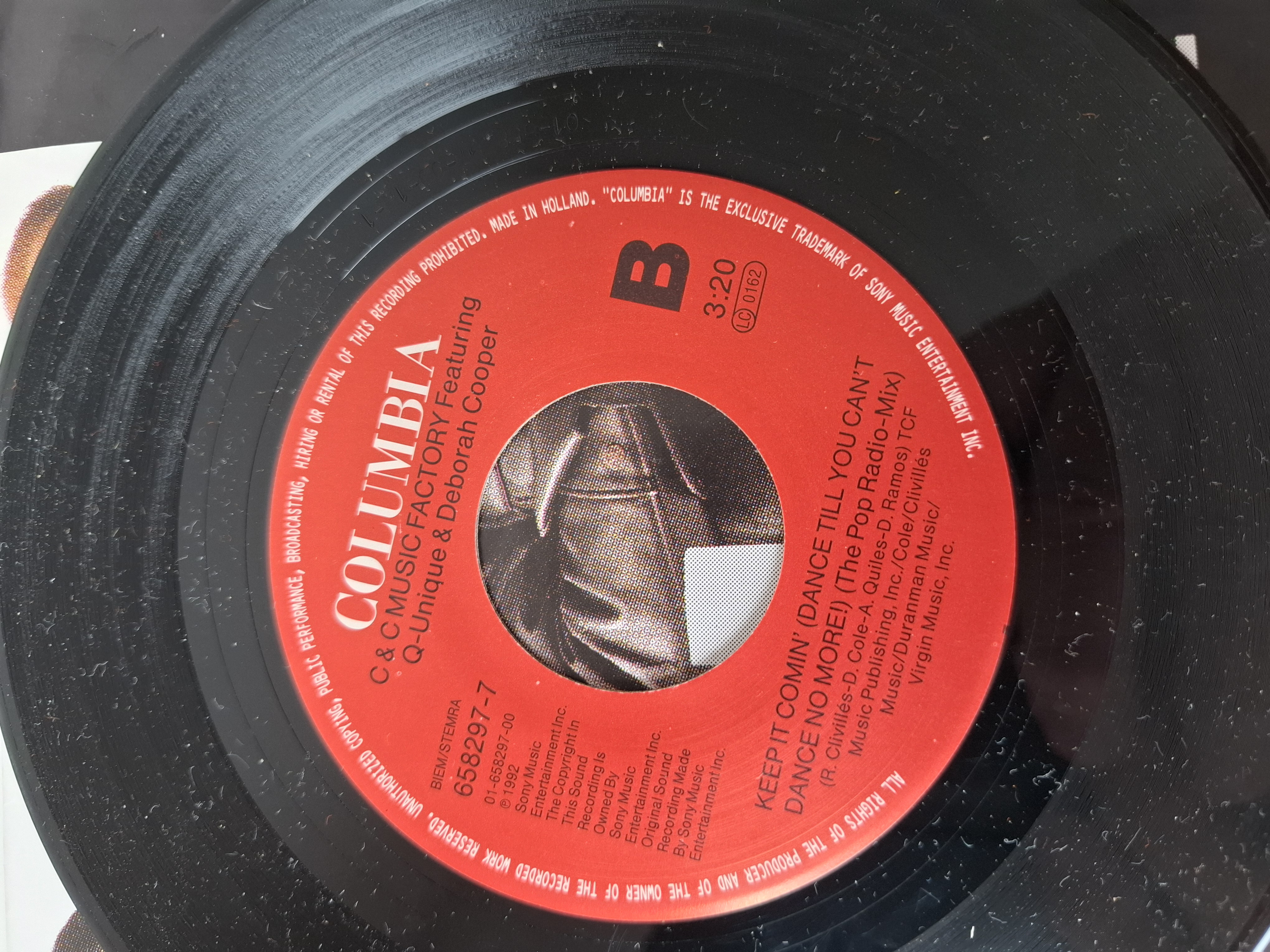 C + C Music Factory - Keep it comin'