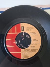 Cliff Richard - a Little in love