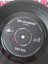Tony Bass- Gina ( Lollobridgida )
