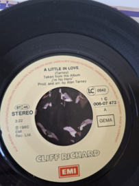 Cliff Richard - a Little in love