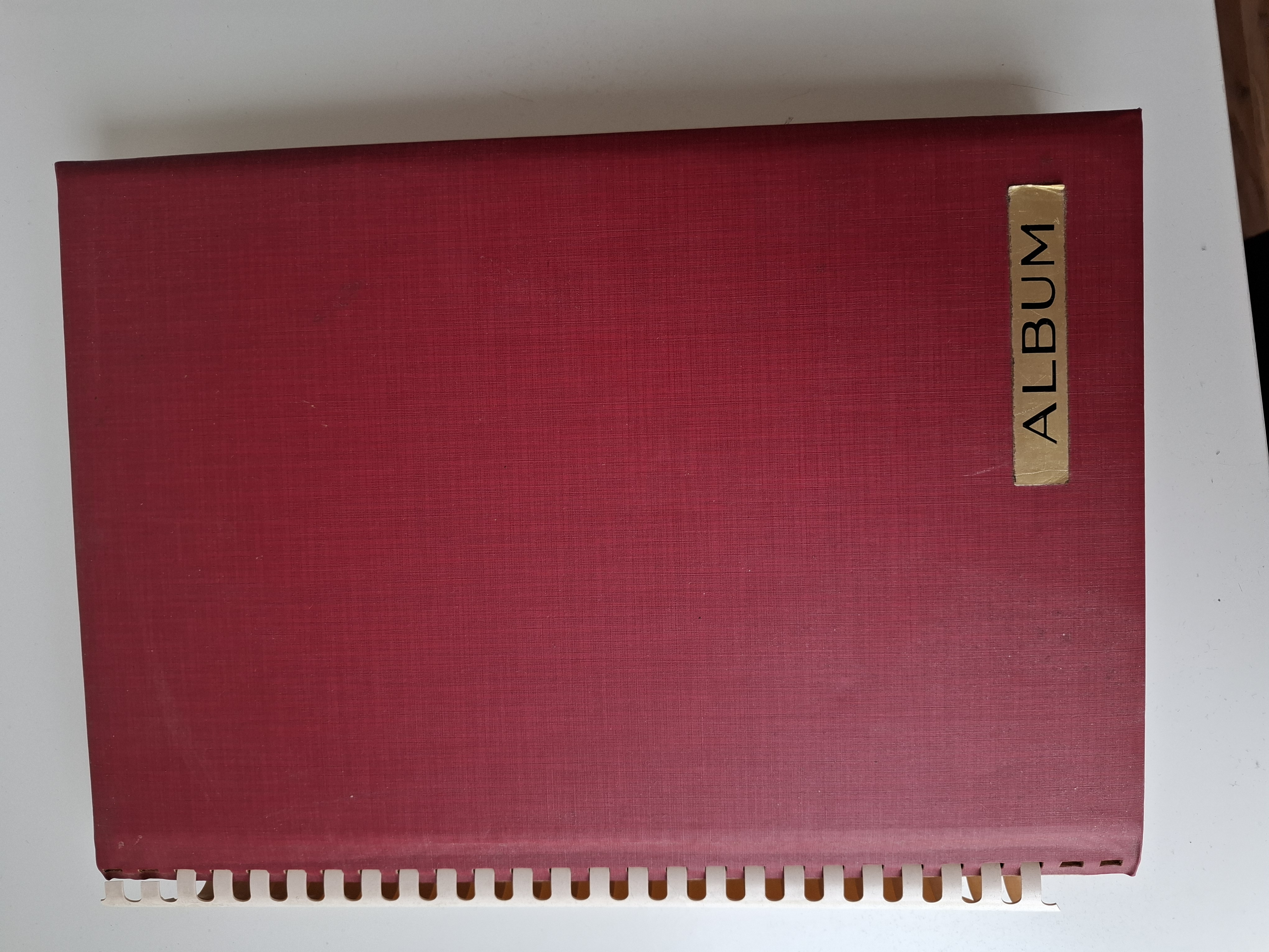 Boek met 154 ansichtkaarten