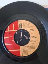 Cliff Richard - a Little in love