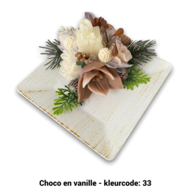 Zeepbloemen op vierkante schaal (met cadeautje erin)