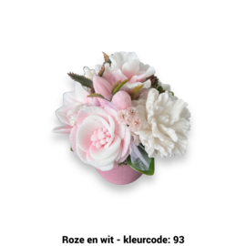 Zeepbloemen in kleine ronde pot