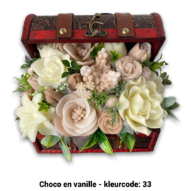 Zeepbloemen in middelgrote kist met draak patroon