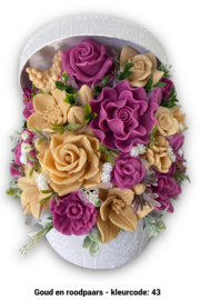 Zeepbloemen in middelgrote ronde doos met patroon erop