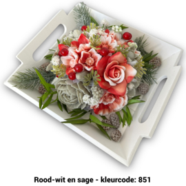 Zeepbloemen op dienblad (met kerstversiering)