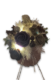Zeepbloemen in hoge ronde doos bedekt met bont (met engeltje en cadeautje erin)