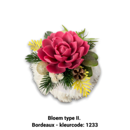Zeepbloemen in kleine pot bedekt met bont (met kerstversiering)