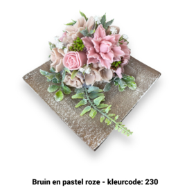 Zeepbloemen op vierkante schaal (met minder bloemen)