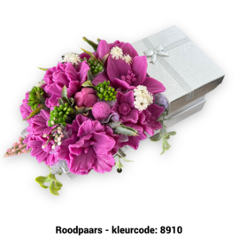 Zeepbloemen in kleine lange doos met sieradendoos