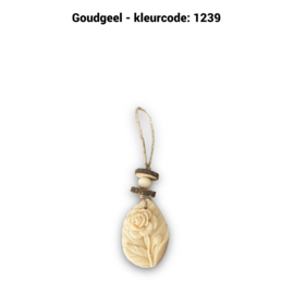 Zeepketting met roos op blad