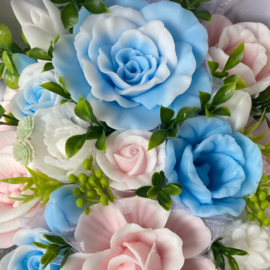 Blauw, roze en wit - kleurcode: 071