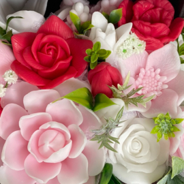 Rood, roze en wit - kleurcode: 84