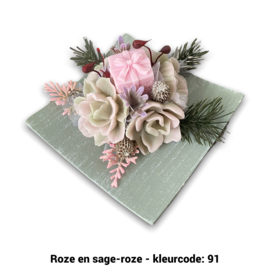 Zeepbloemen op vierkante schaal (met cadeautje erin)