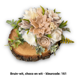 Zeepbloemen op boomschijf (met meer bloemen)