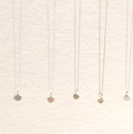 I love you a dot ketting - minimalistische ketting met betekenis