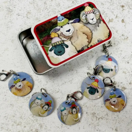Blije schapen steekmarkeerders in tinnen box