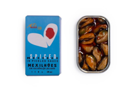 Pikante mosselen in kruidige saus