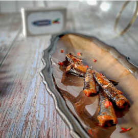 Kleine Sardines in tomatensaus