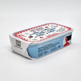 Kleine Sardines in tomaten saus