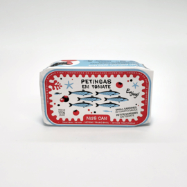 Kleine Sardines in tomaten saus