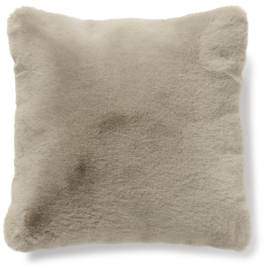 Pluizige kussen Taupe | Skinnwille Home