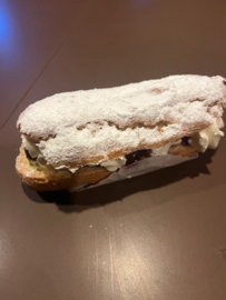 Soes met kersen