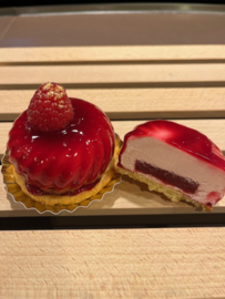 Framboos bavarois gebakje