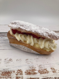 Soes met aardbeien