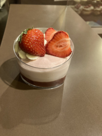 Aardbeibavarois potje