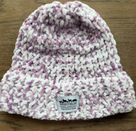 Handmade muts met Daisyfields logo