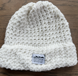 Handmade muts met Daisyfields logo