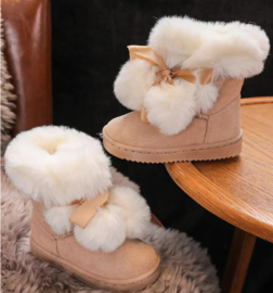 Furry snow boots beige
