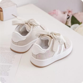 Beige flower basket
