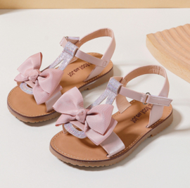 Sandaaltjes strik roze | model 2024