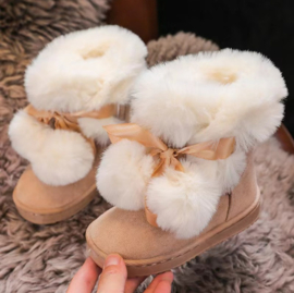 Furry snow boots beige