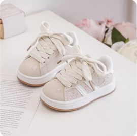 Beige flower basket