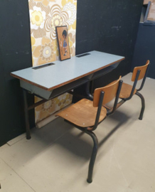 Vintage schoolbureau