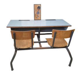 Vintage schoolbureau