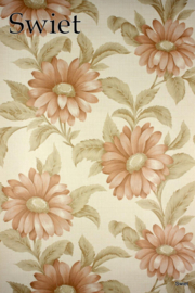 Oudroze bloemenbehang