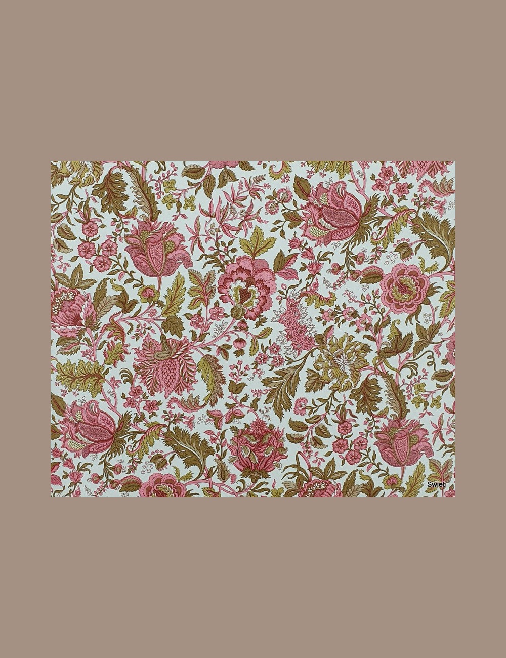 Organisch bloemenbehang