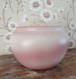 Roze vintage bloempotje