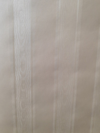 Beige moiree behang