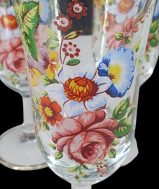 Vintage antieke champagneglazen met roosjes