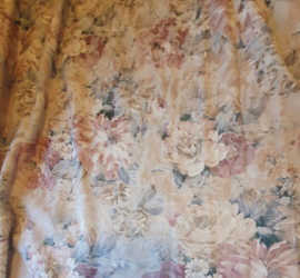 Brocante bloemen gordijnen