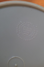 Plastic voorraadpotje